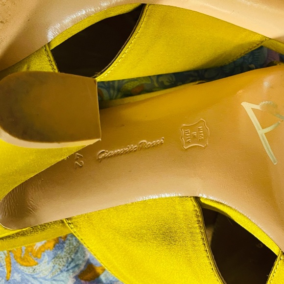 Gianvito Rossi Mustard yellow sandal mule fall Satin material size 42 Italy 11.5 - Picture 2 of 7